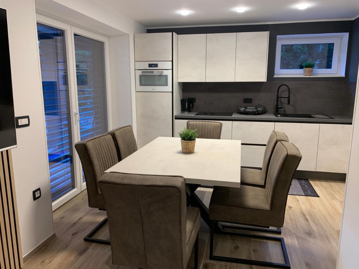 גוזד מרטולז'ק Pine Tree Holiday House מראה חיצוני תמונה